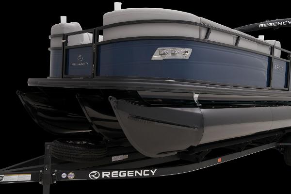 Slide: The Image of Regency 250 LE3 Sport 2024 - 24