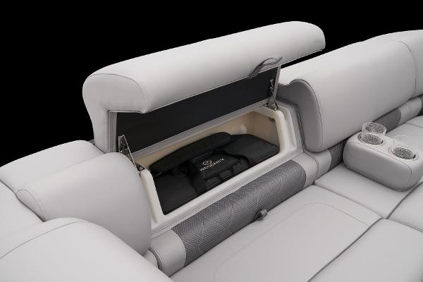 Slide: The Image of Regency 250 LE3 Sport 2024 - 30