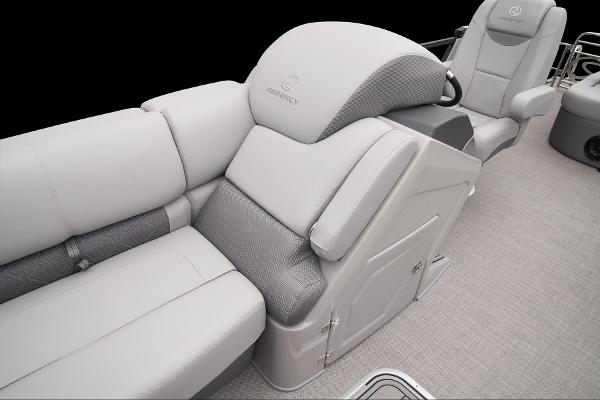 Slide: The Image of Regency 250 LE3 Sport 2024 - 37