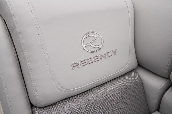 Slide: The Image of Regency 250 LE3 Sport 2024 - 38