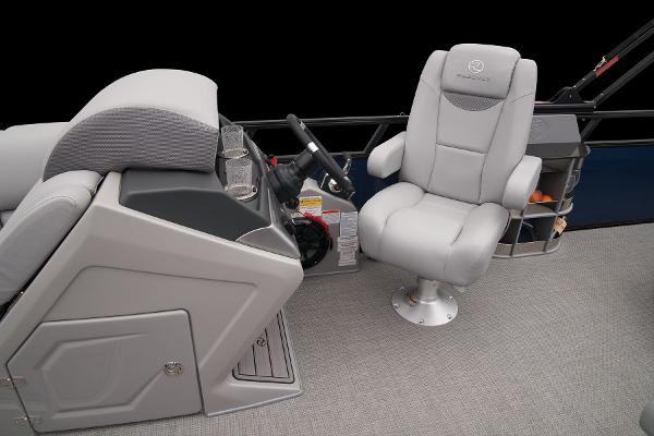 Slide: The Image of Regency 250 LE3 Sport 2024 - 43
