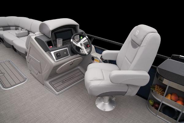 Slide: The Image of Regency 250 LE3 Sport 2024 - 44