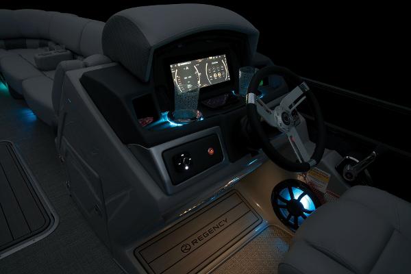 Slide: The Image of Regency 250 LE3 Sport 2024 - 47