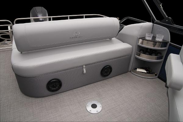 Slide: The Image of Regency 250 LE3 Sport 2024 - 57
