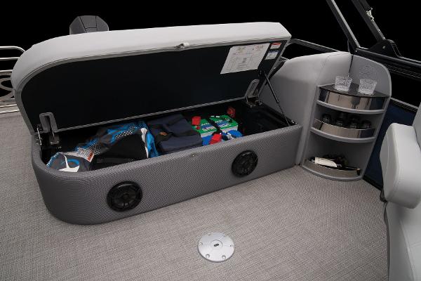 Slide: The Image of Regency 250 LE3 Sport 2024 - 59