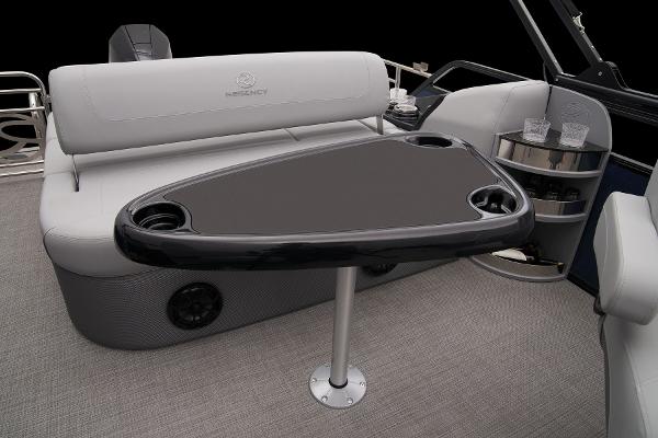 Slide: The Image of Regency 250 LE3 Sport 2024 - 60