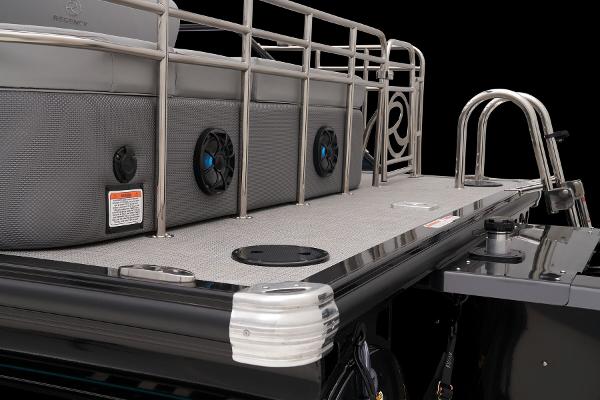 Slide: The Image of Regency 250 LE3 Sport 2024 - 70