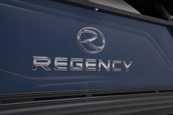Slide: The Image of Regency 250 LE3 Sport 2024 - 78