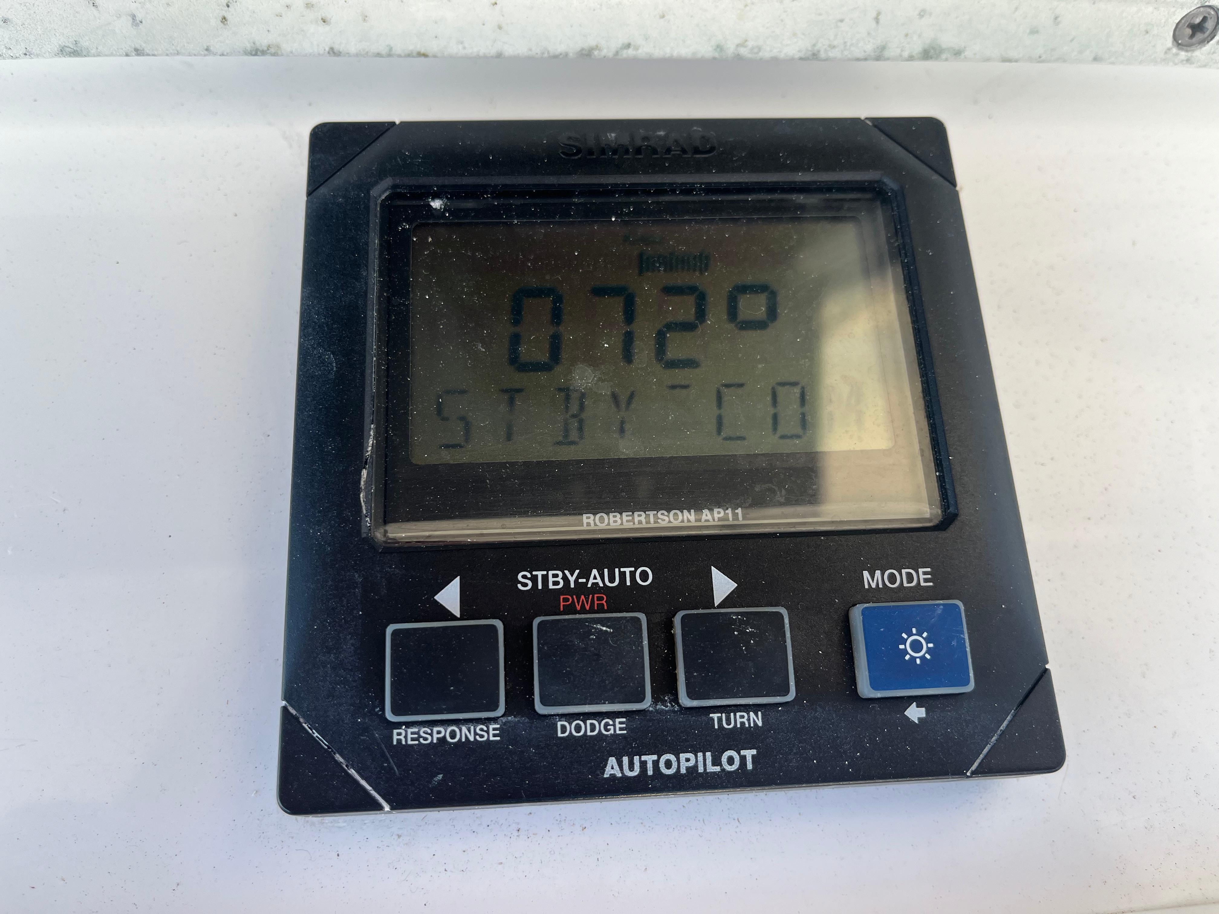 Slide: The Image of Autopilot display on 2000 Regulator 32 Center Console showing 072° heading. - 15