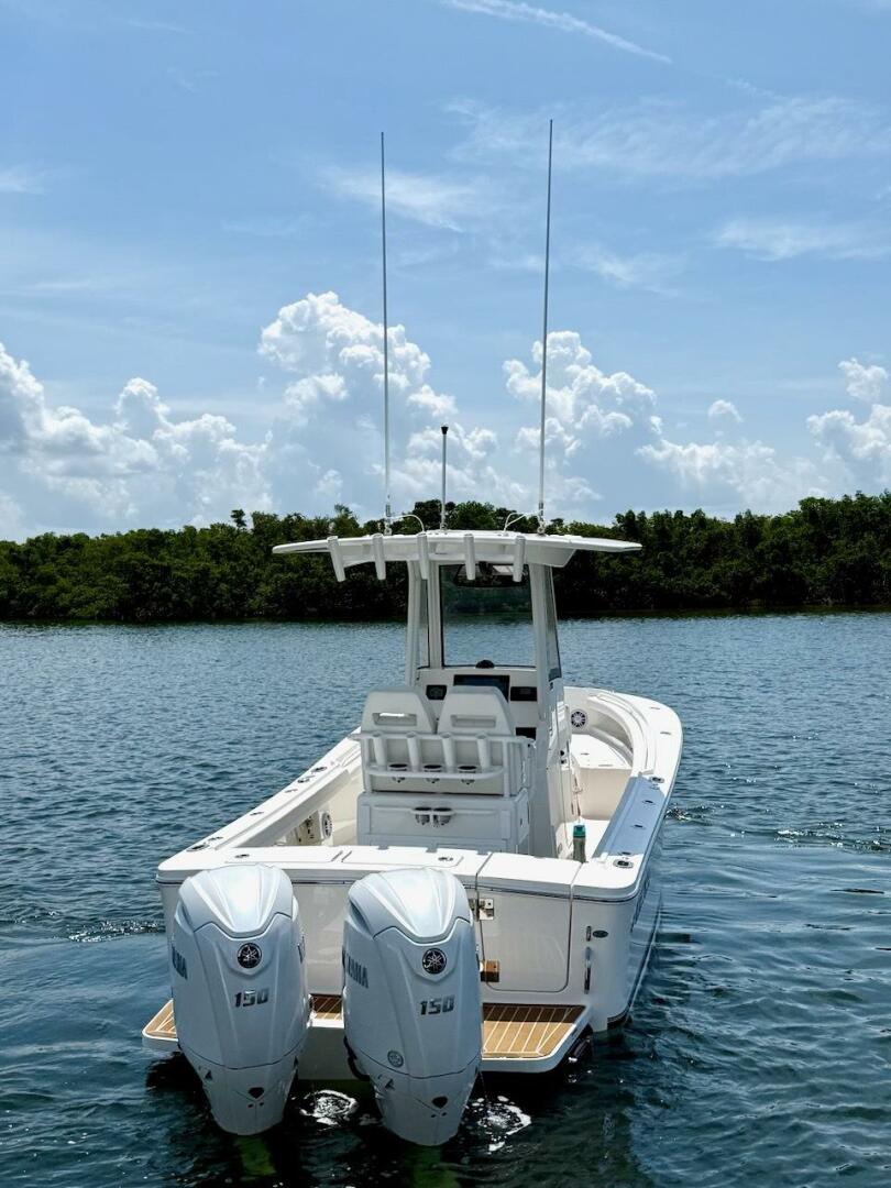 Slide: The Image of 2024 Regulator 23 Stern - 5348524