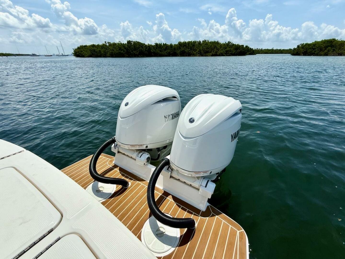 Slide: The Image of 2024 Regulator 23 outboard engines - 5348526