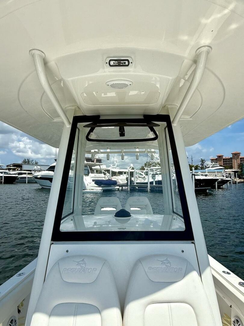 Slide: The Image of 2024 Regulator 23 Hard Top - 5348532