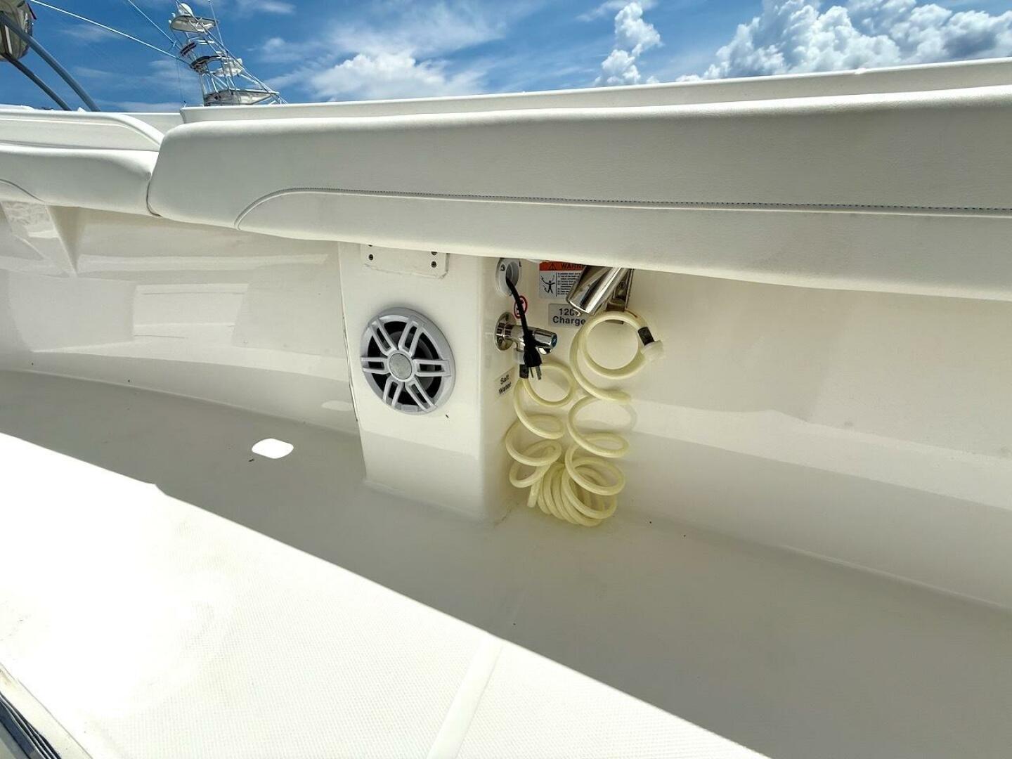 Slide: The Image of 2024 Regulator 23 Wash down - 5348540