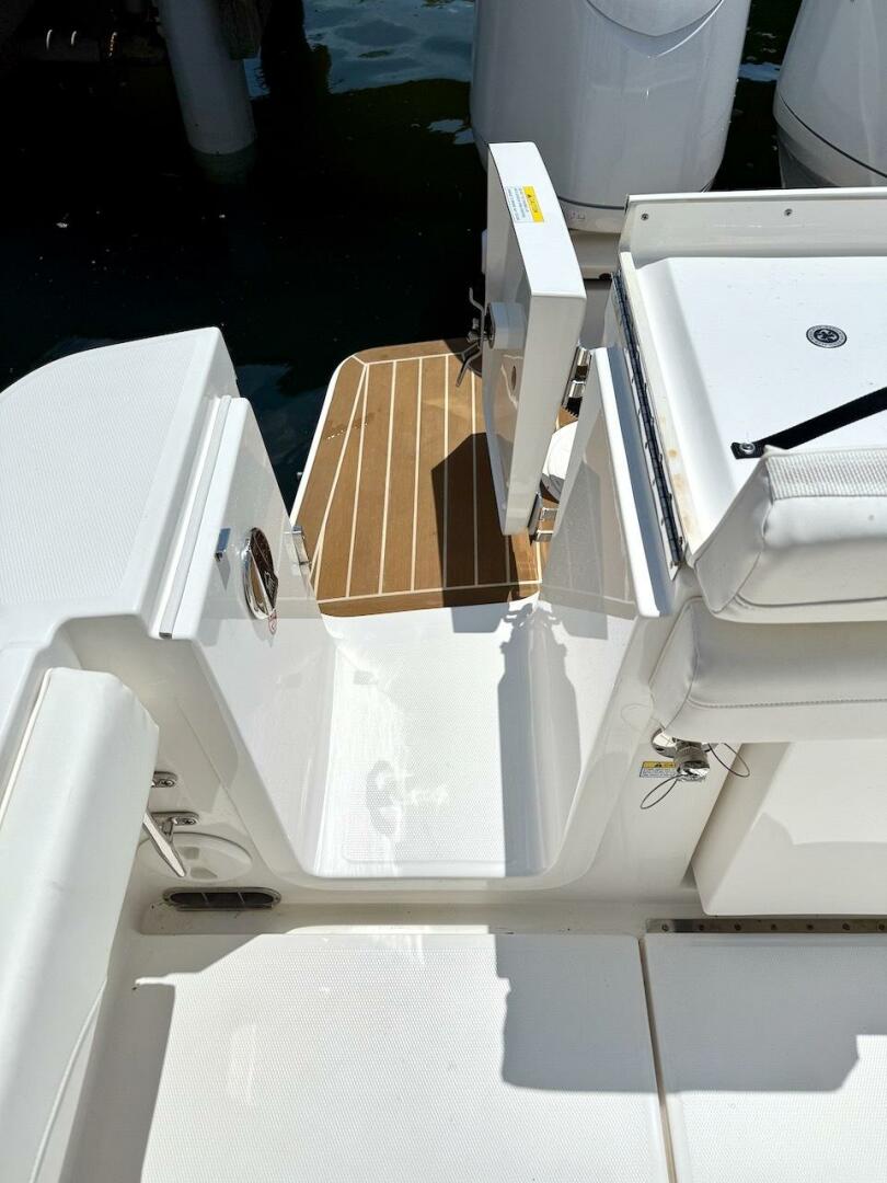 Slide: The Image of 2024 Regulator 23 Swim Platform - 5348545