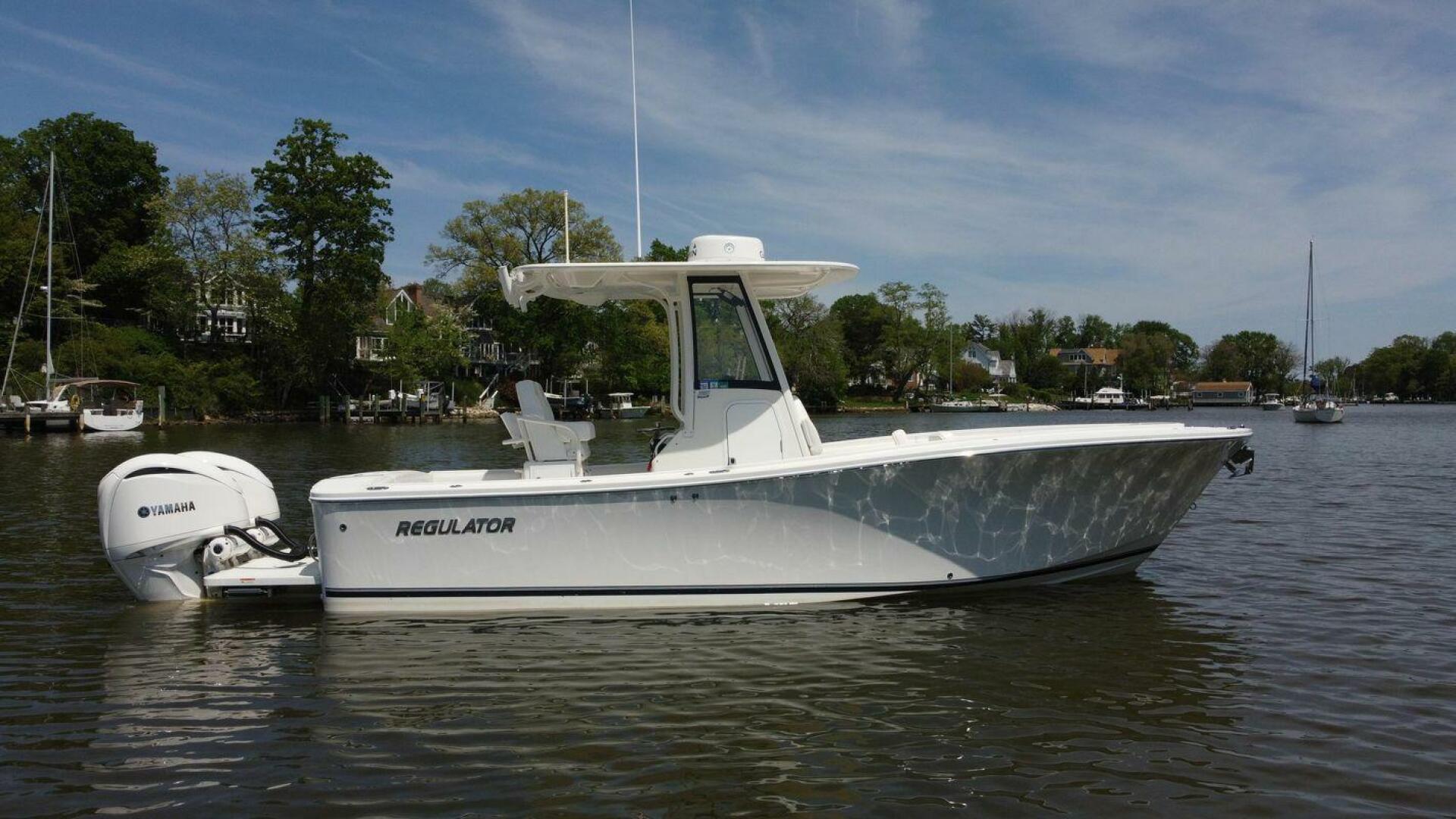 Slide: The Image of Regulator Marine 25 FS 2022 - 5262972