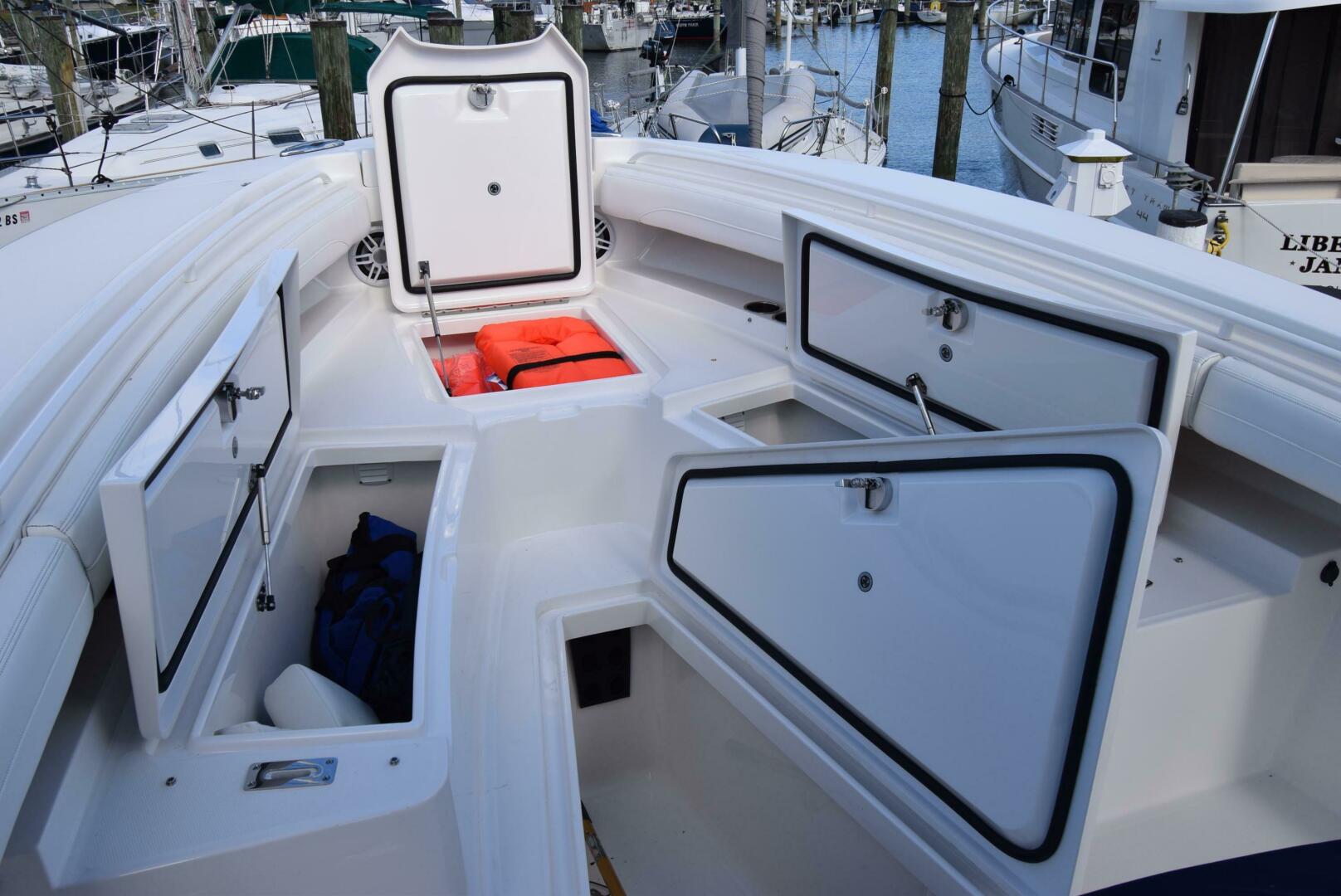 Slide: The Image of Regulator Marine 25 FS 2022 - 5262959