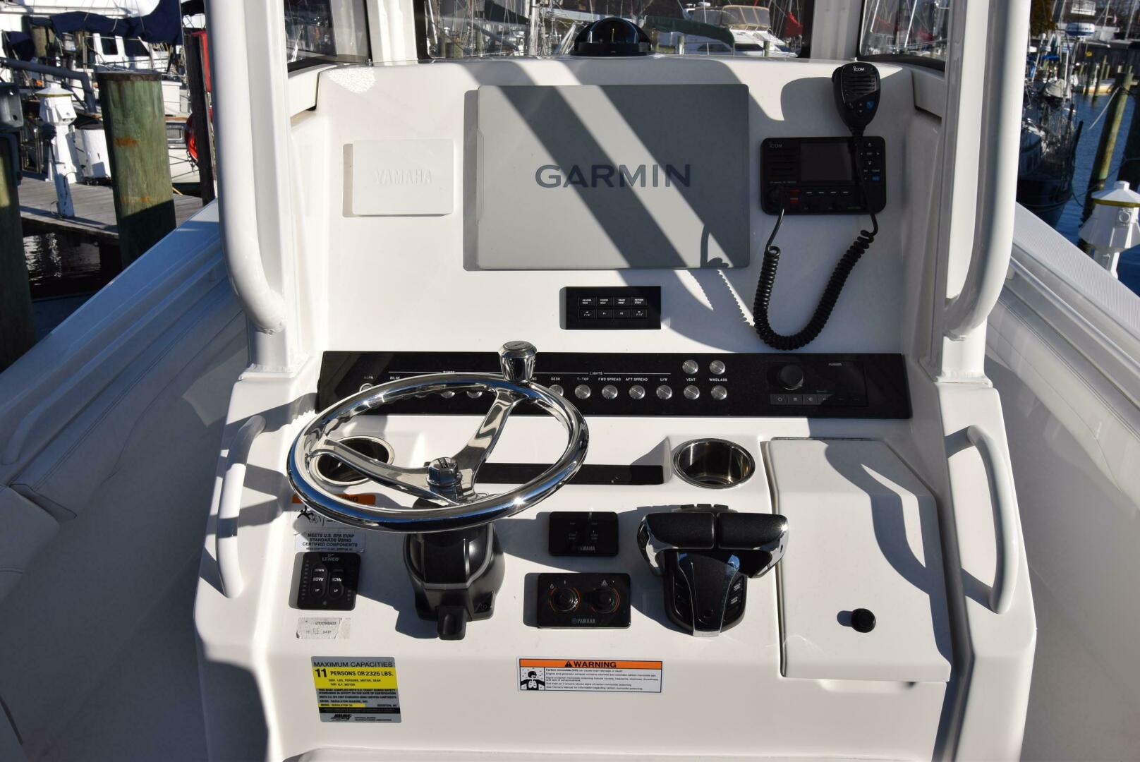 Slide: The Image of Regulator Marine 25 FS 2022 - 5262940