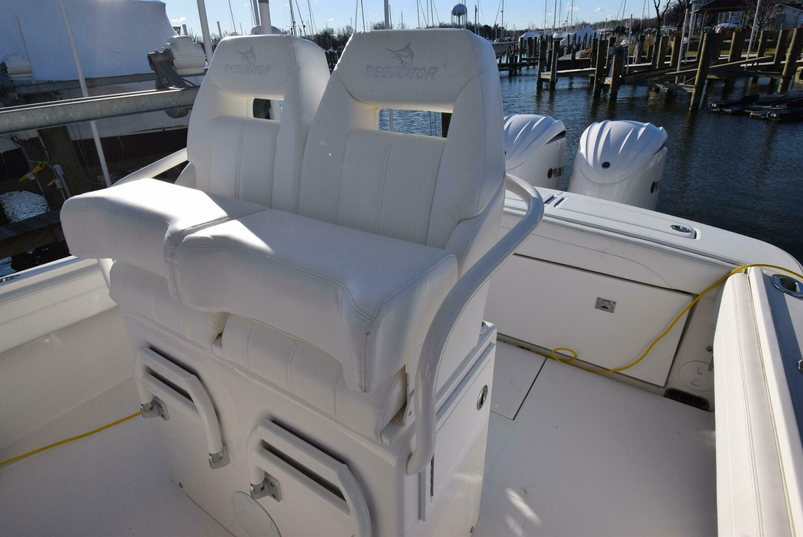 Slide: The Image of Regulator Marine 25 FS 2022 - 5262946