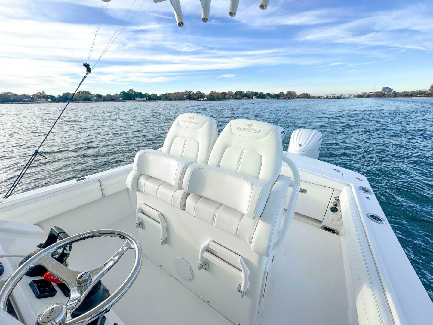 Slide: The Image of Regulator Marine 28 FS 2022 - 4826349