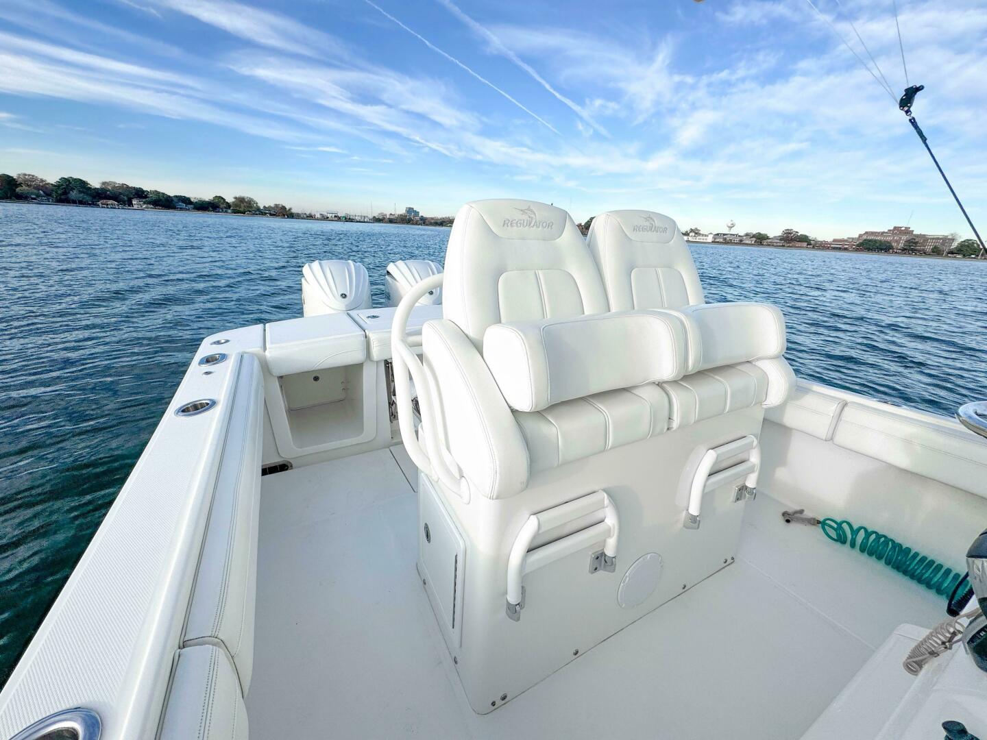 Slide: The Image of Regulator Marine 28 FS 2022 - 4826342