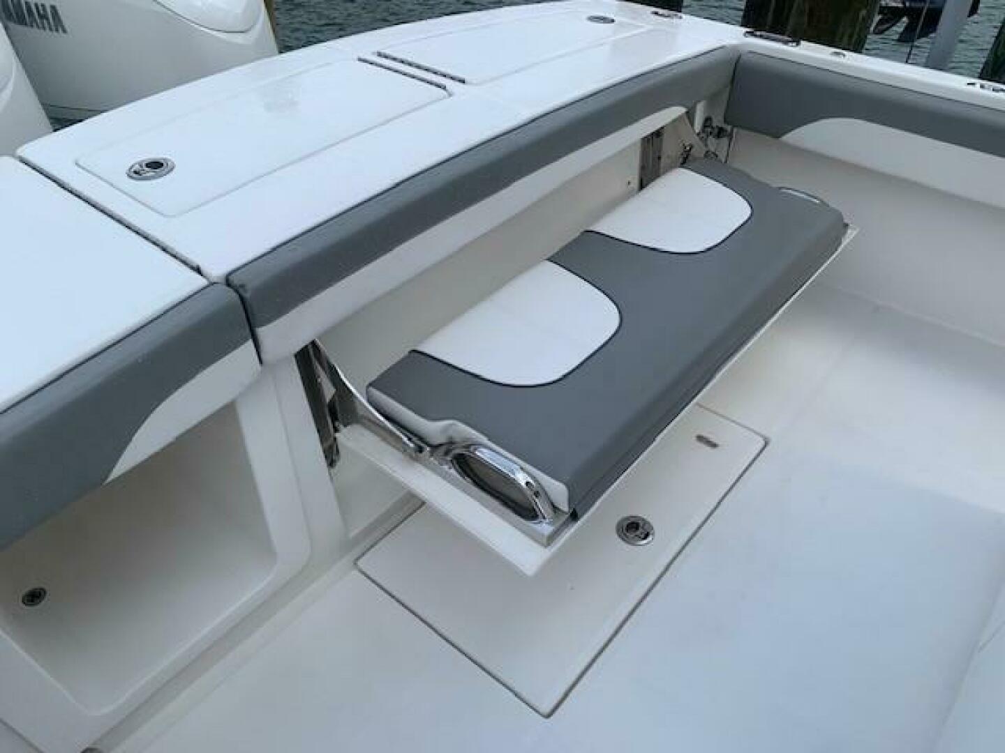 Slide: The Image of Regulator Marine 28FS 2024 - 5015377