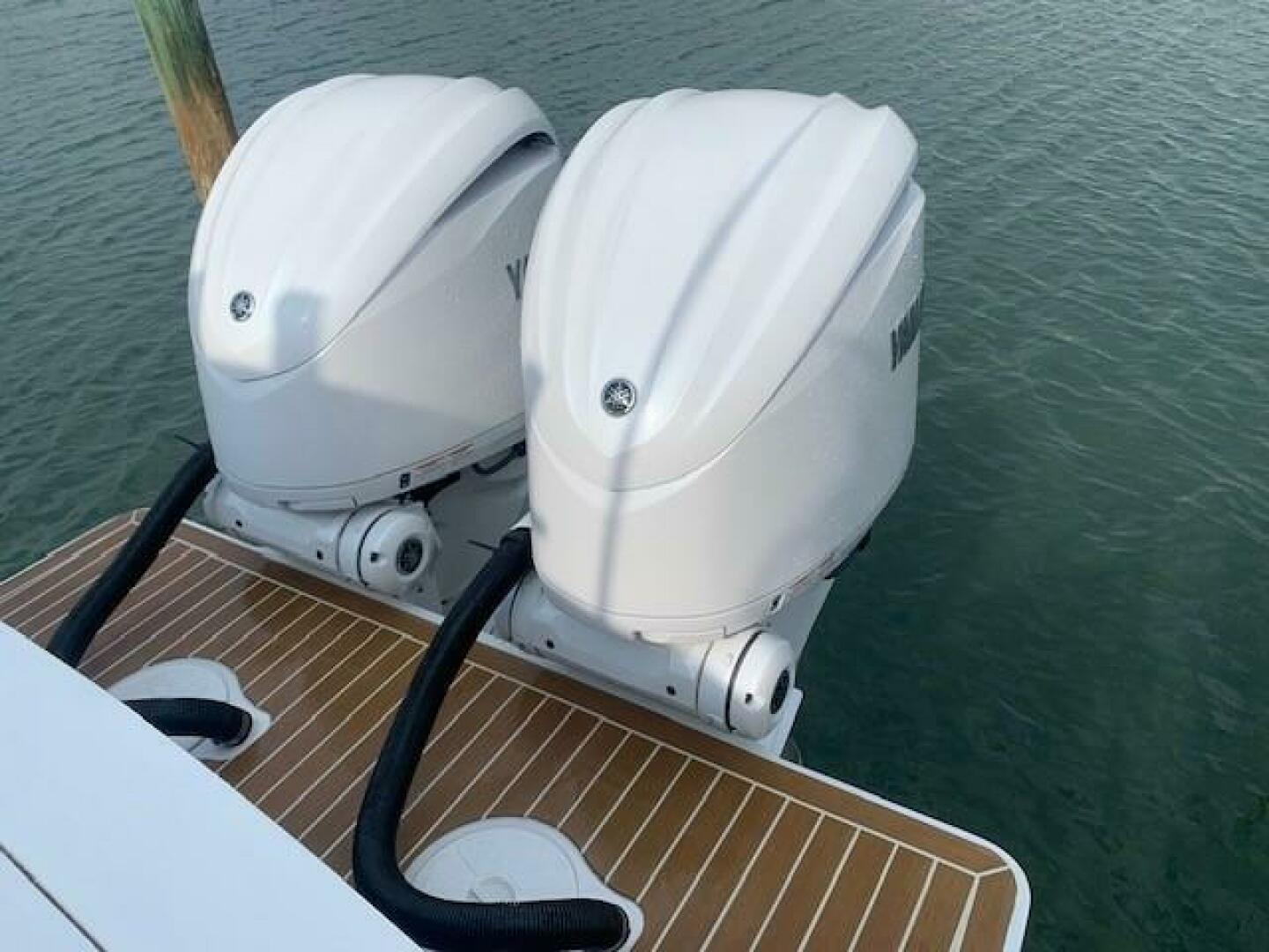 Slide: The Image of Regulator Marine 28FS 2024 - 5015361