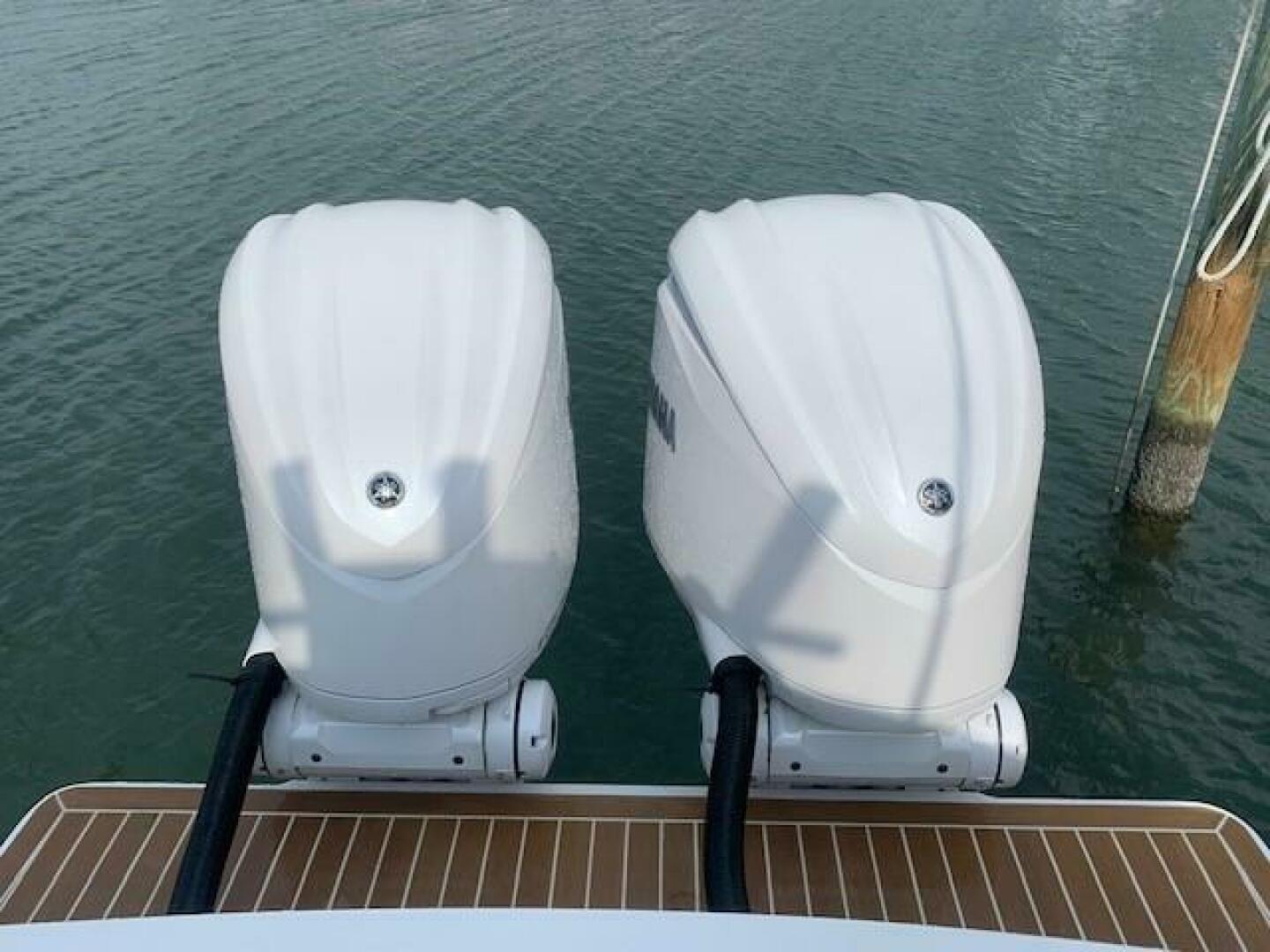 Slide: The Image of Regulator Marine 28FS 2024 - 5015370