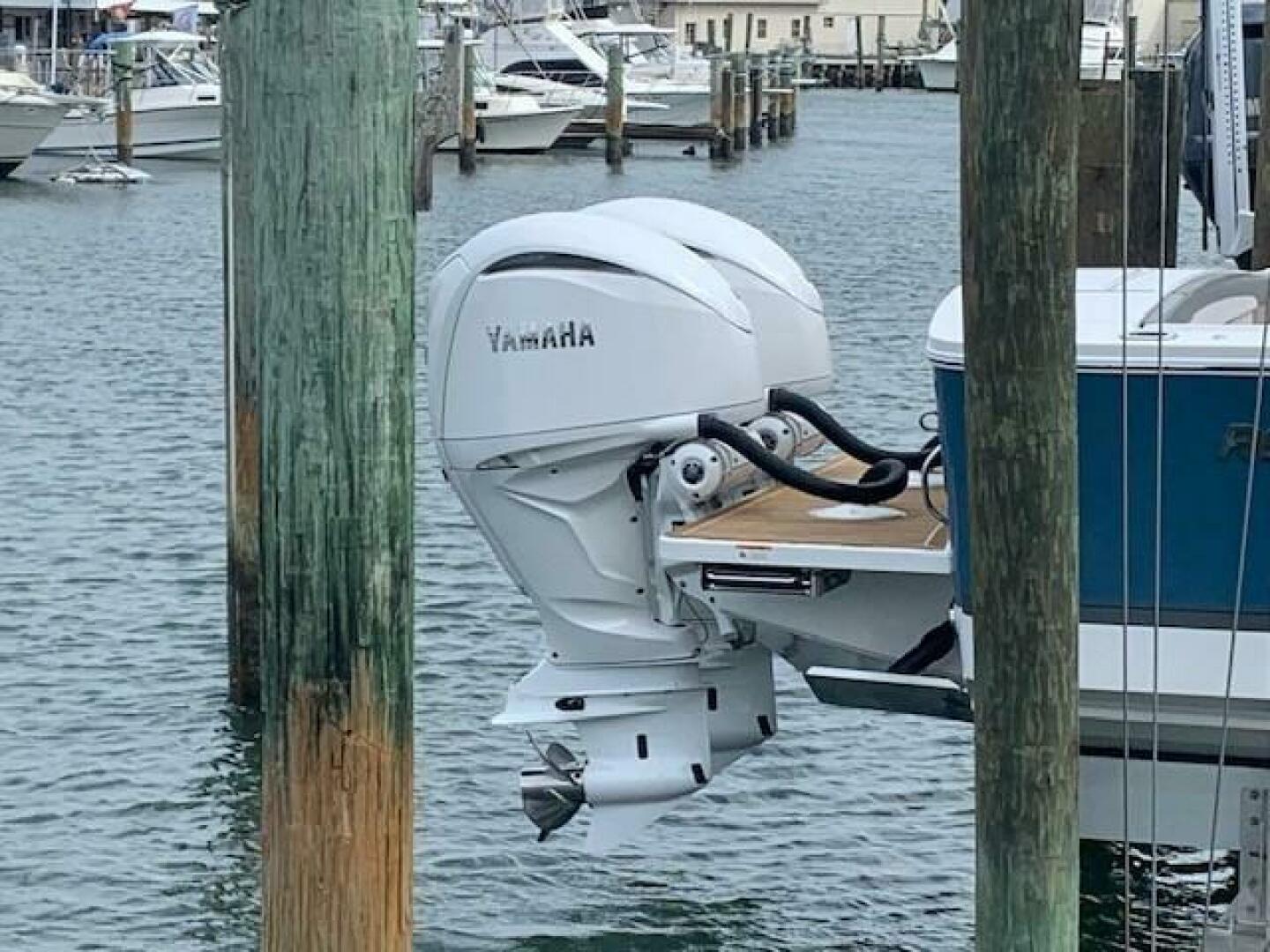 Slide: The Image of Regulator Marine 28FS 2024 - 5015368