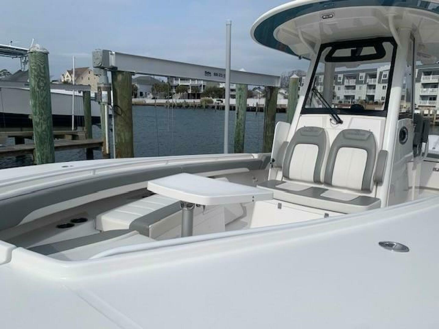 Slide: The Image of Regulator Marine 28FS 2024 - 5015386