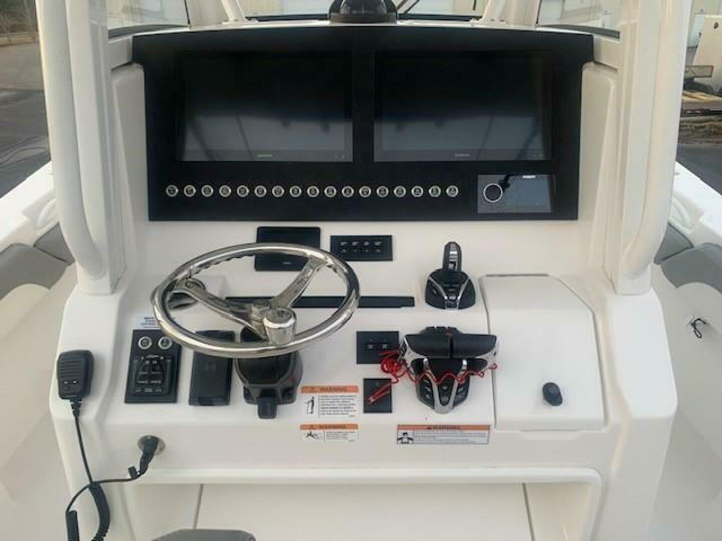 Slide: The Image of Regulator Marine 28FS 2024 - 5015339