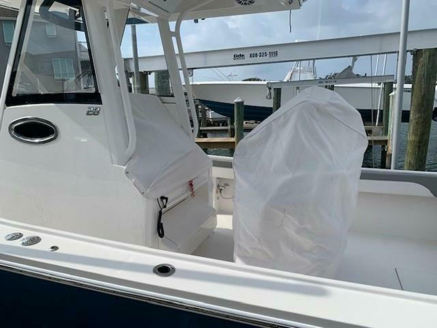 Slide: The Image of Regulator Marine 28FS 2024 - 5015359