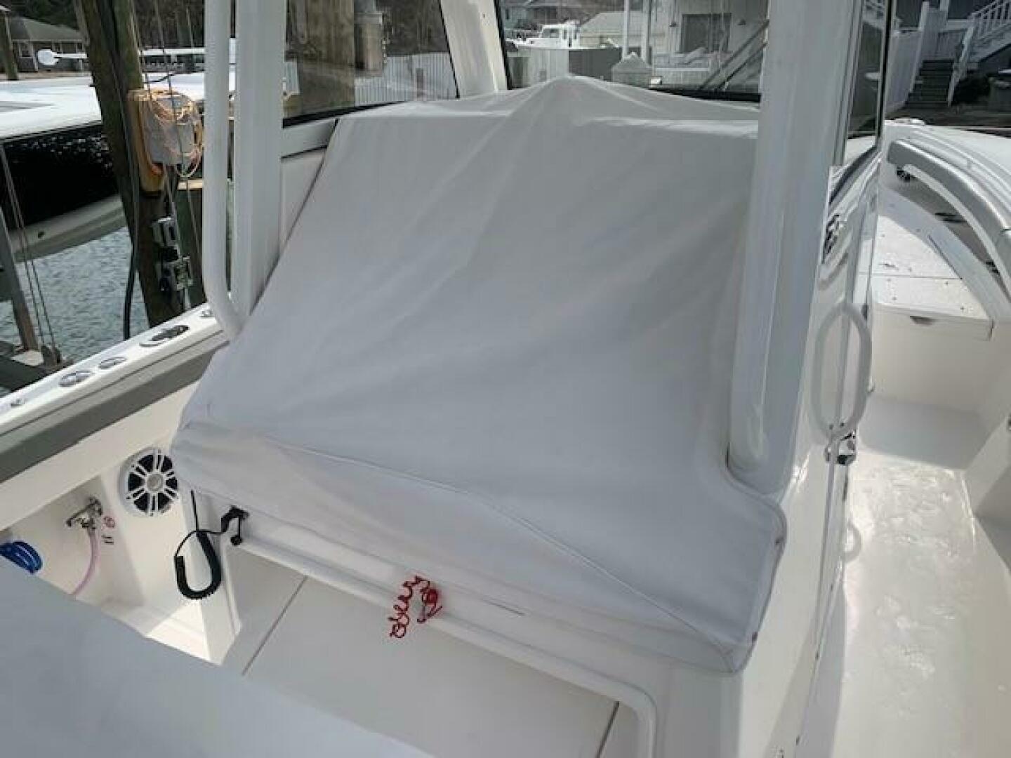 Slide: The Image of Regulator Marine 28FS 2024 - 5015378