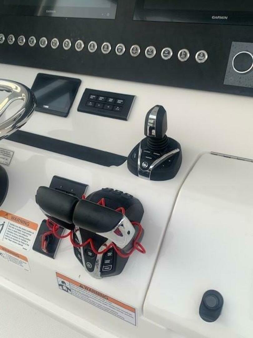 Slide: The Image of Regulator Marine 28FS 2024 - 5015340