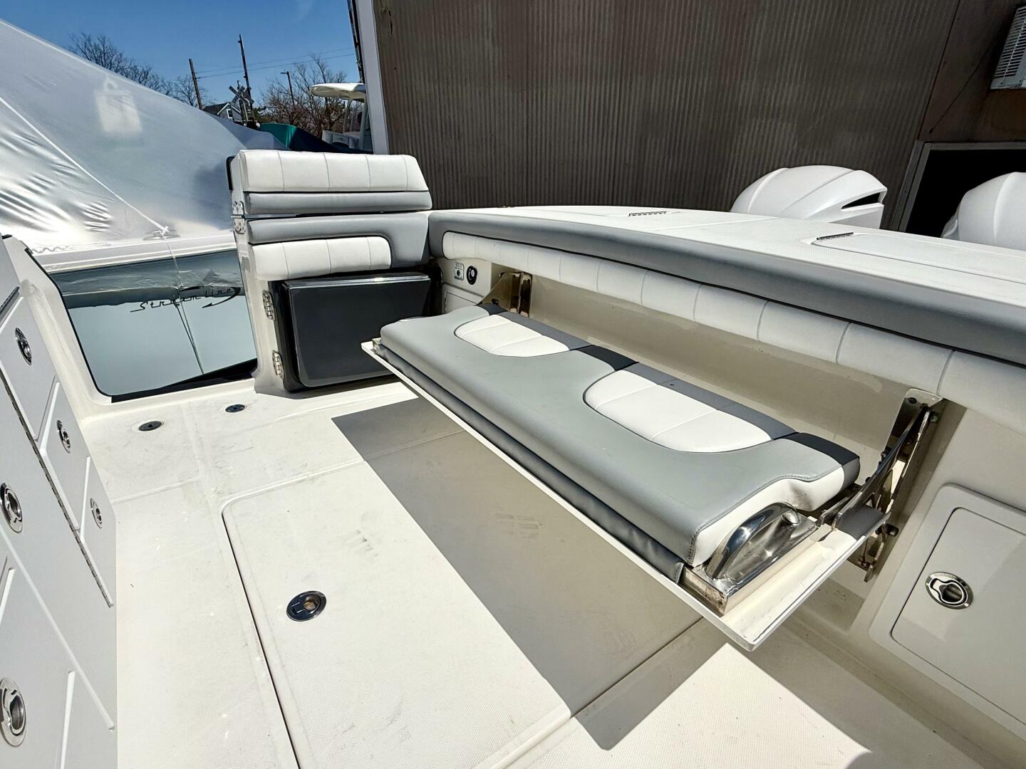 Slide: The Image of Regulator Marine 31 CC 2019 - 5267740