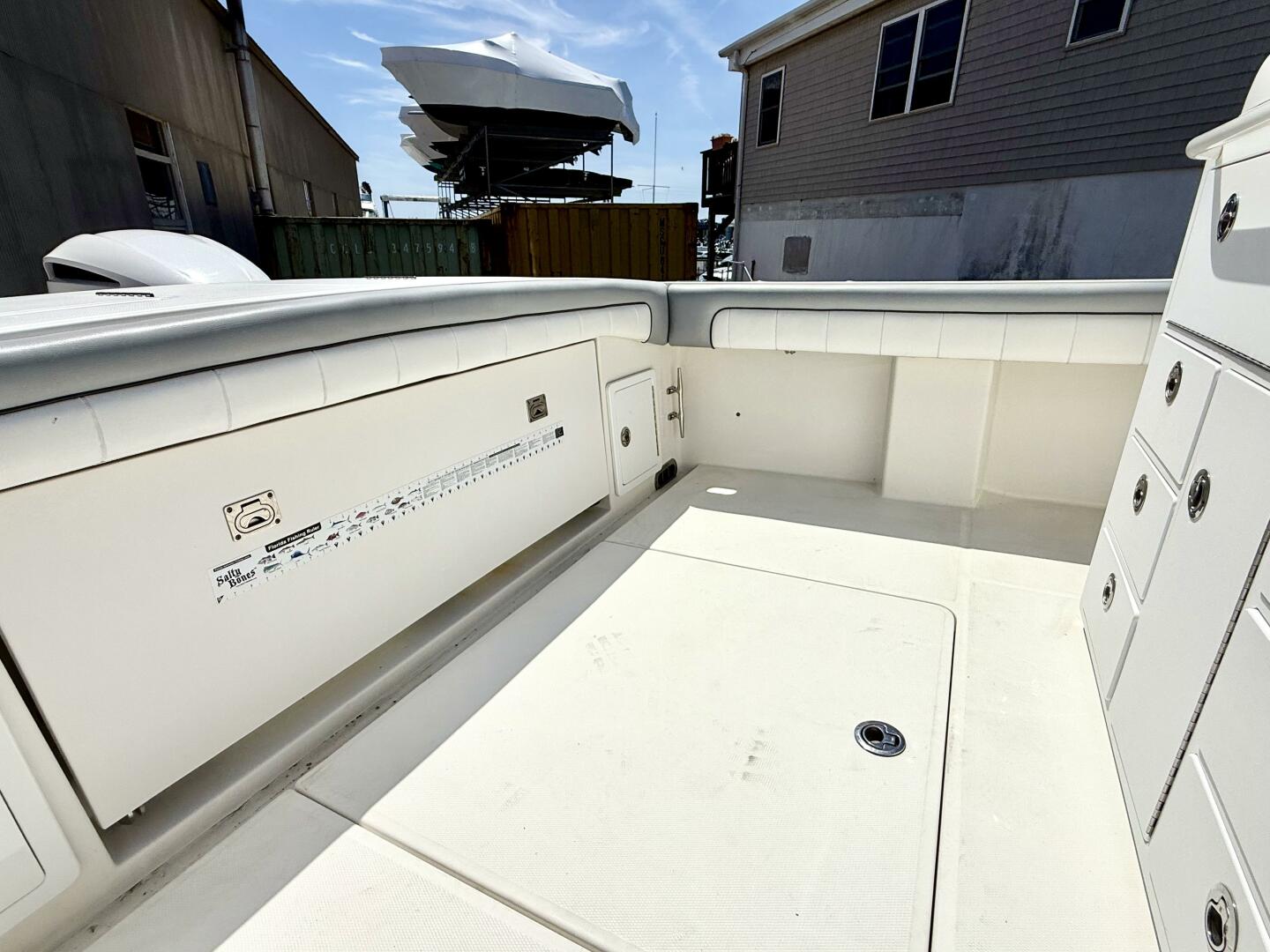 Slide: The Image of Regulator Marine 31 CC 2019 - 5267741