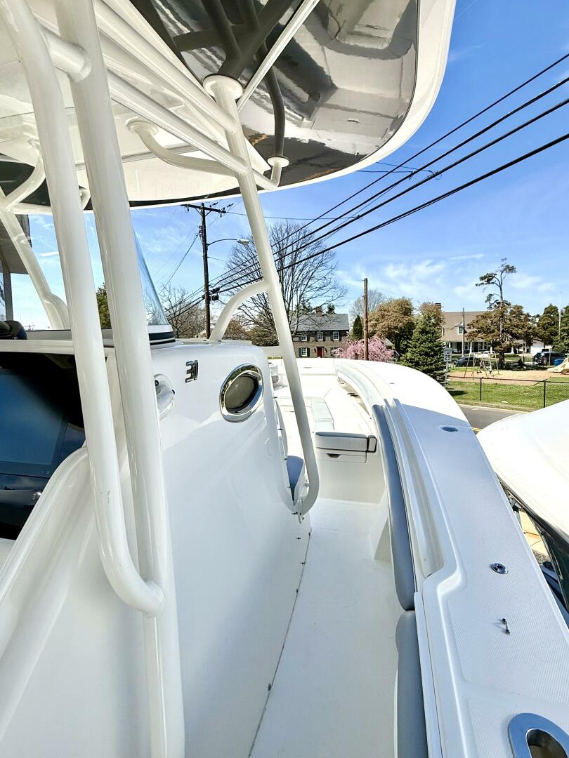 Slide: The Image of Regulator Marine 31 CC 2019 - 5267750