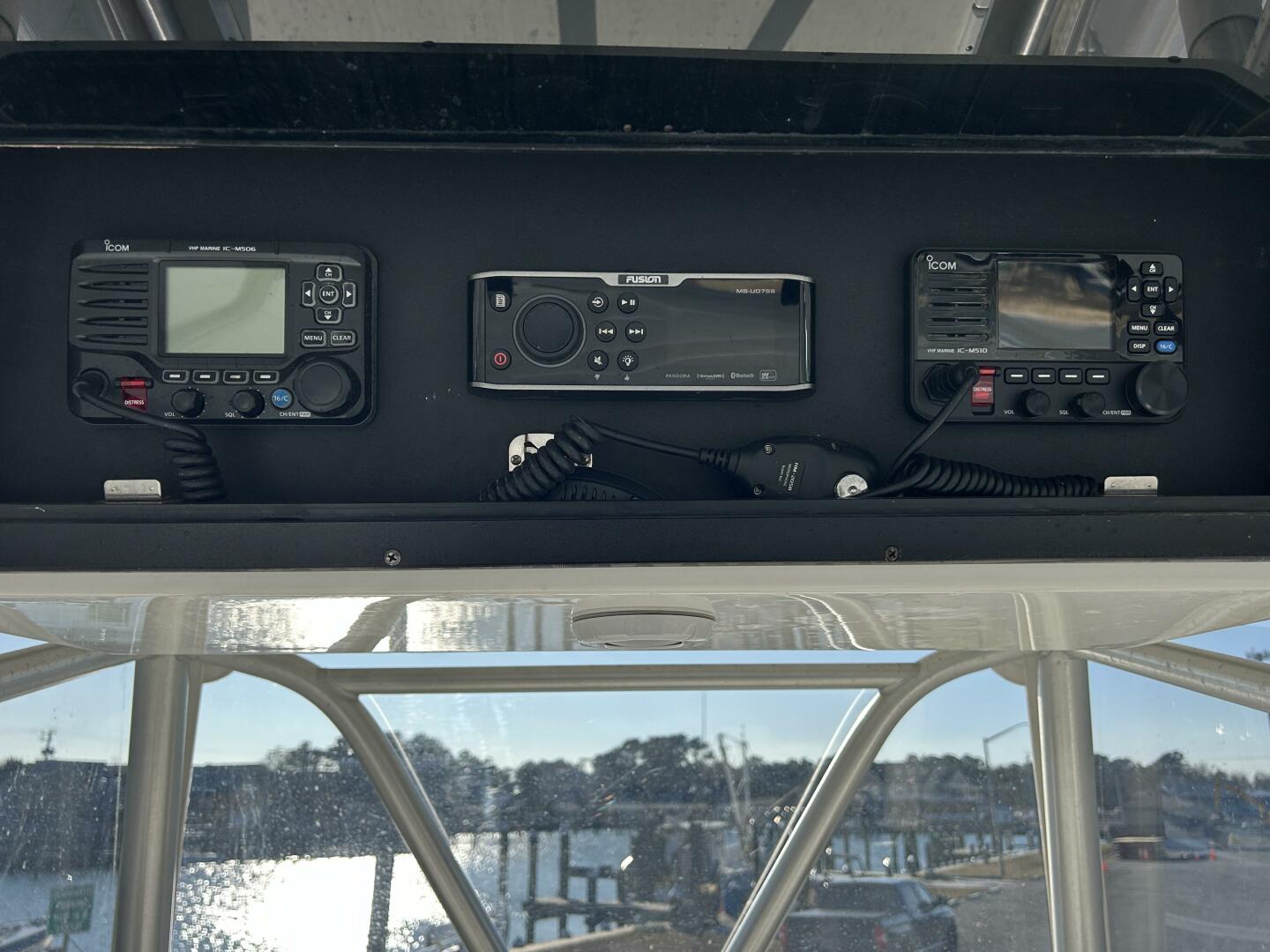 Slide: The Image of Regulator Marine 32 2000 - 15