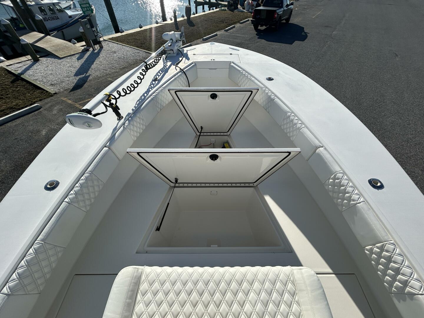 Slide: The Image of Regulator Marine 32 2000 - 19