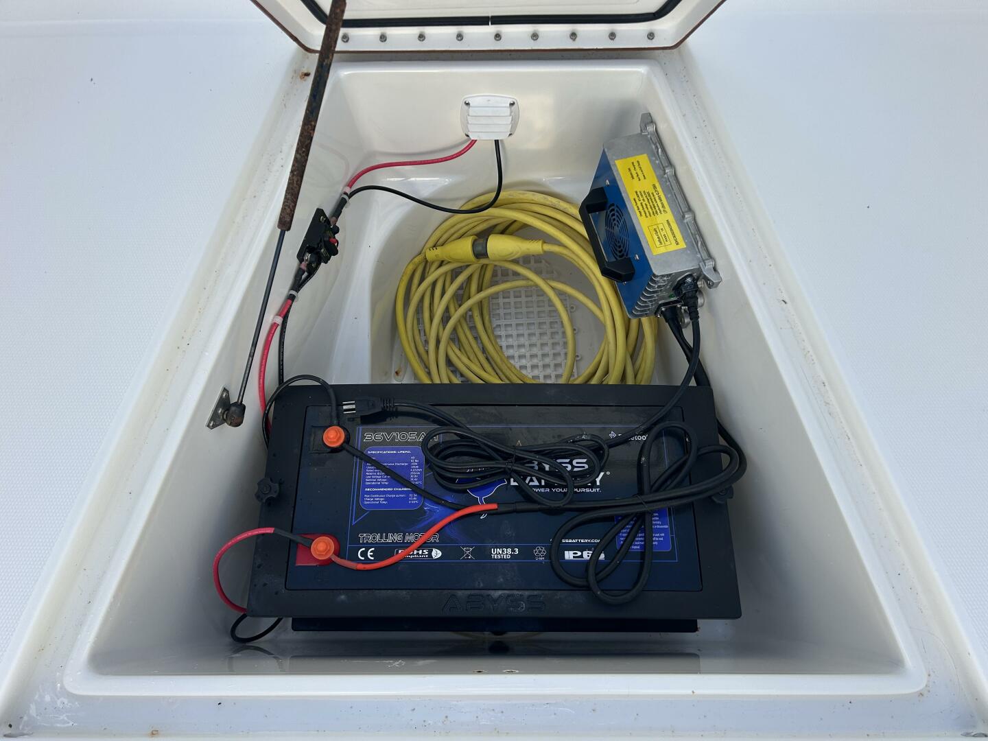 Slide: The Image of Regulator Marine 32 2000 - 20
