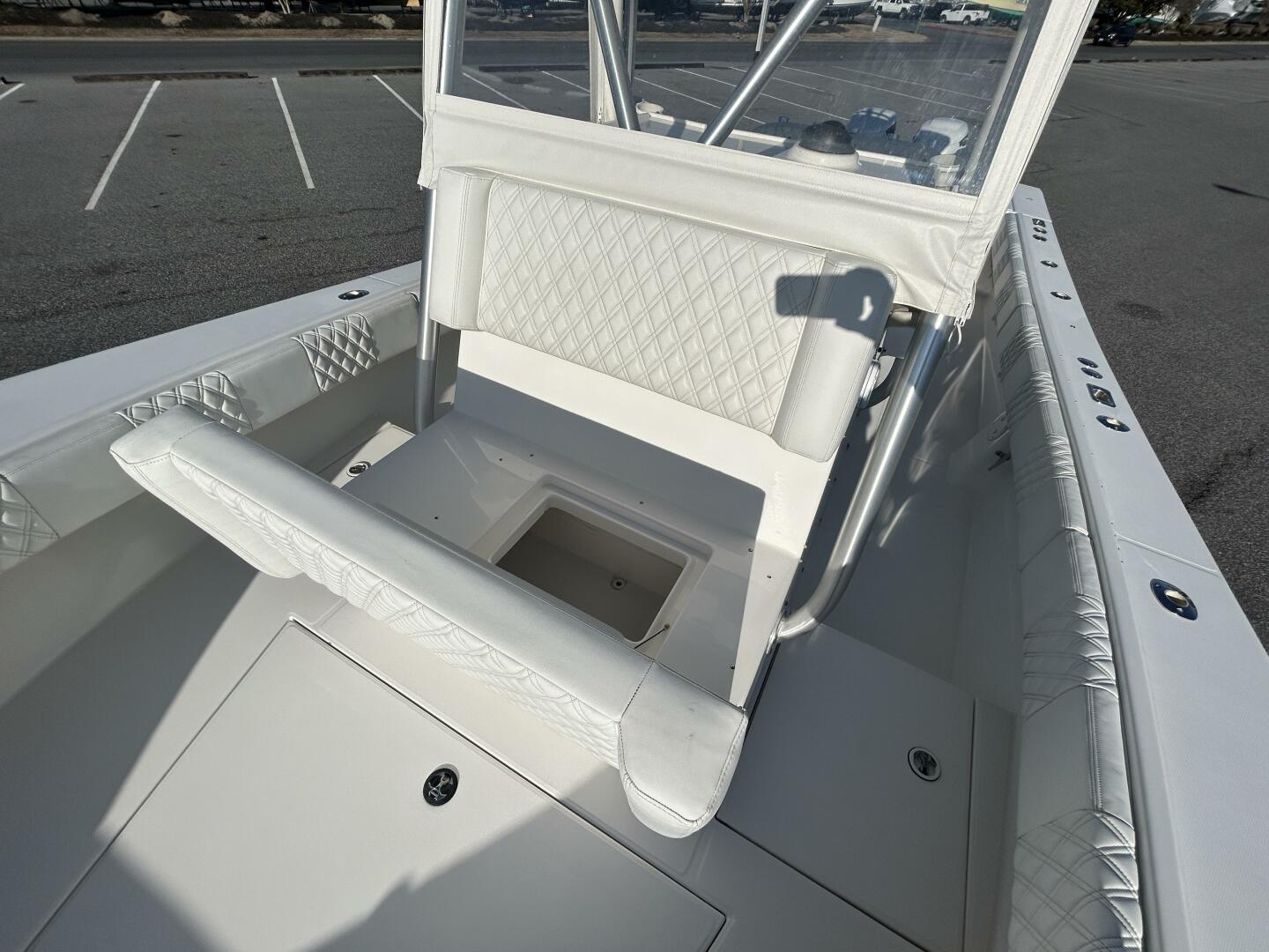 Slide: The Image of Regulator Marine 32 2000 - 26