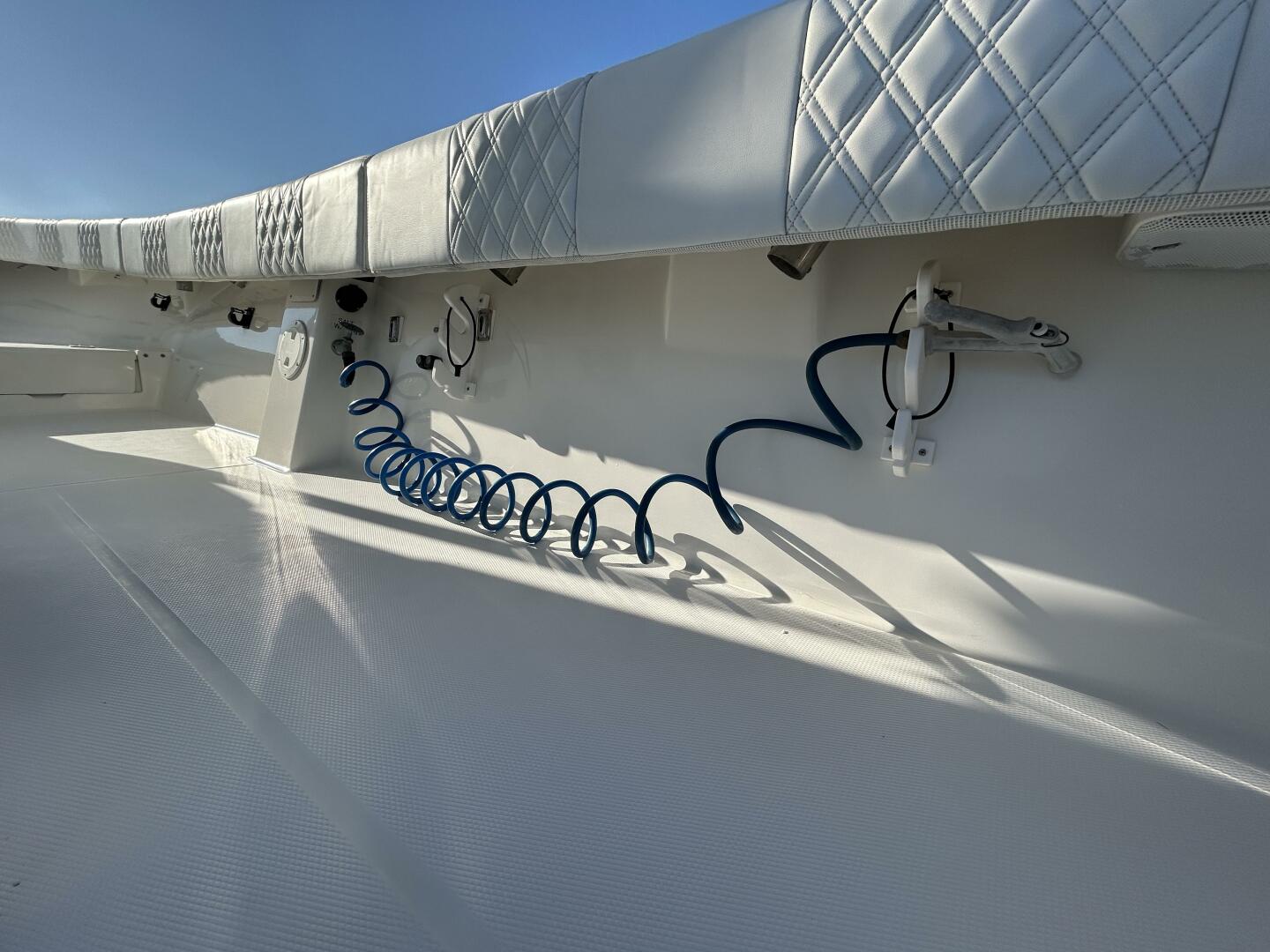 Slide: The Image of Regulator Marine 32 2000 - 28