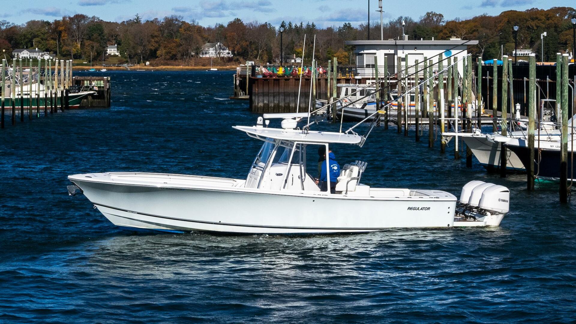 Slide: The Image of Regulator Marine 34 CC 2016 - 4818514