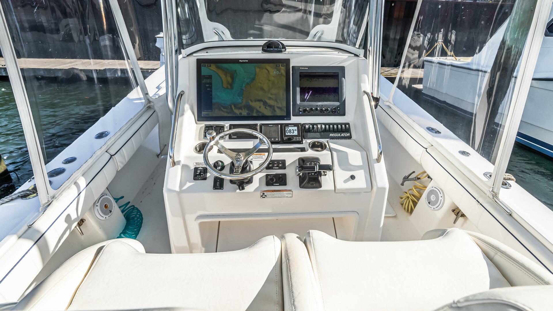 Slide: The Image of Regulator Marine 34 CC 2016 - 4818532