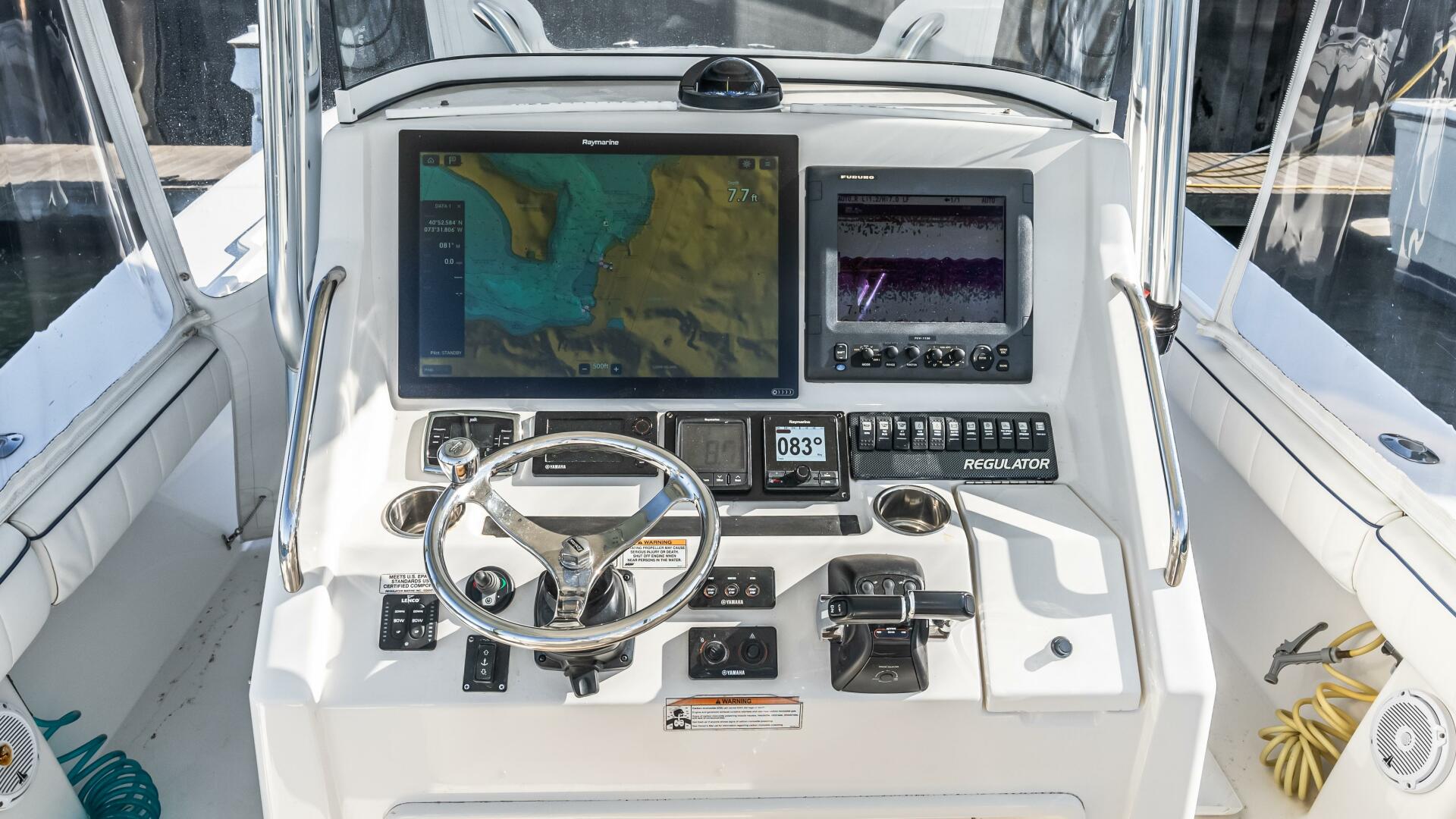 Slide: The Image of Regulator Marine 34 CC 2016 - 4818533