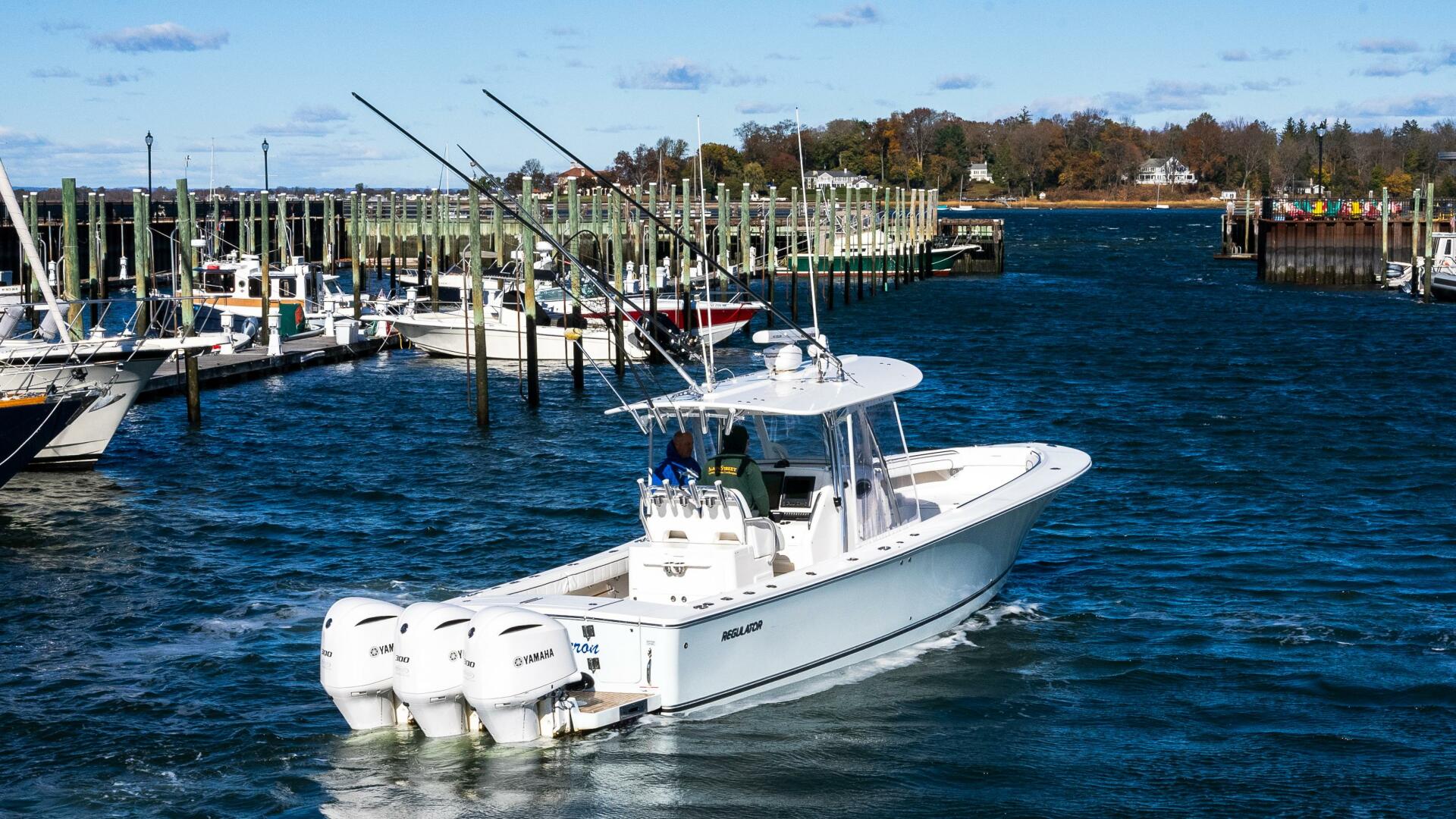 Slide: The Image of Regulator Marine 34 CC 2016 - 4818516
