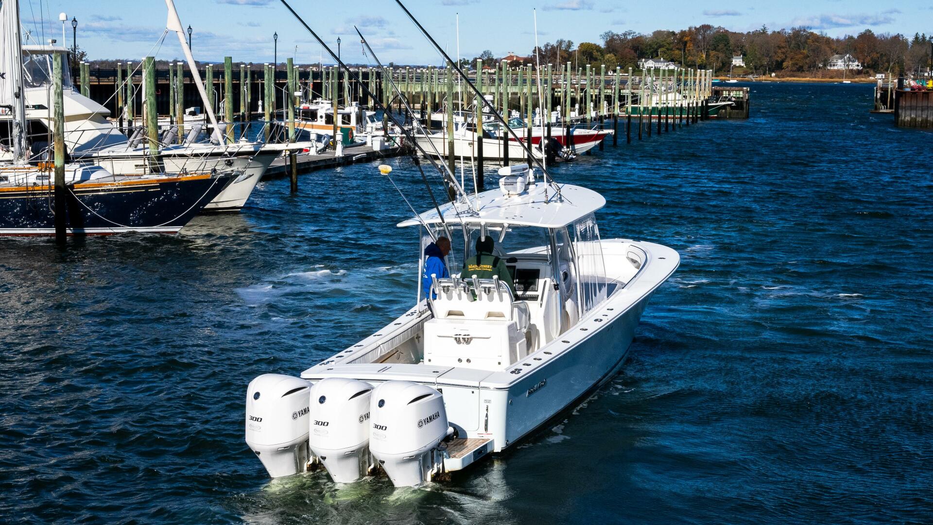 Slide: The Image of Regulator Marine 34 CC 2016 - 4818519