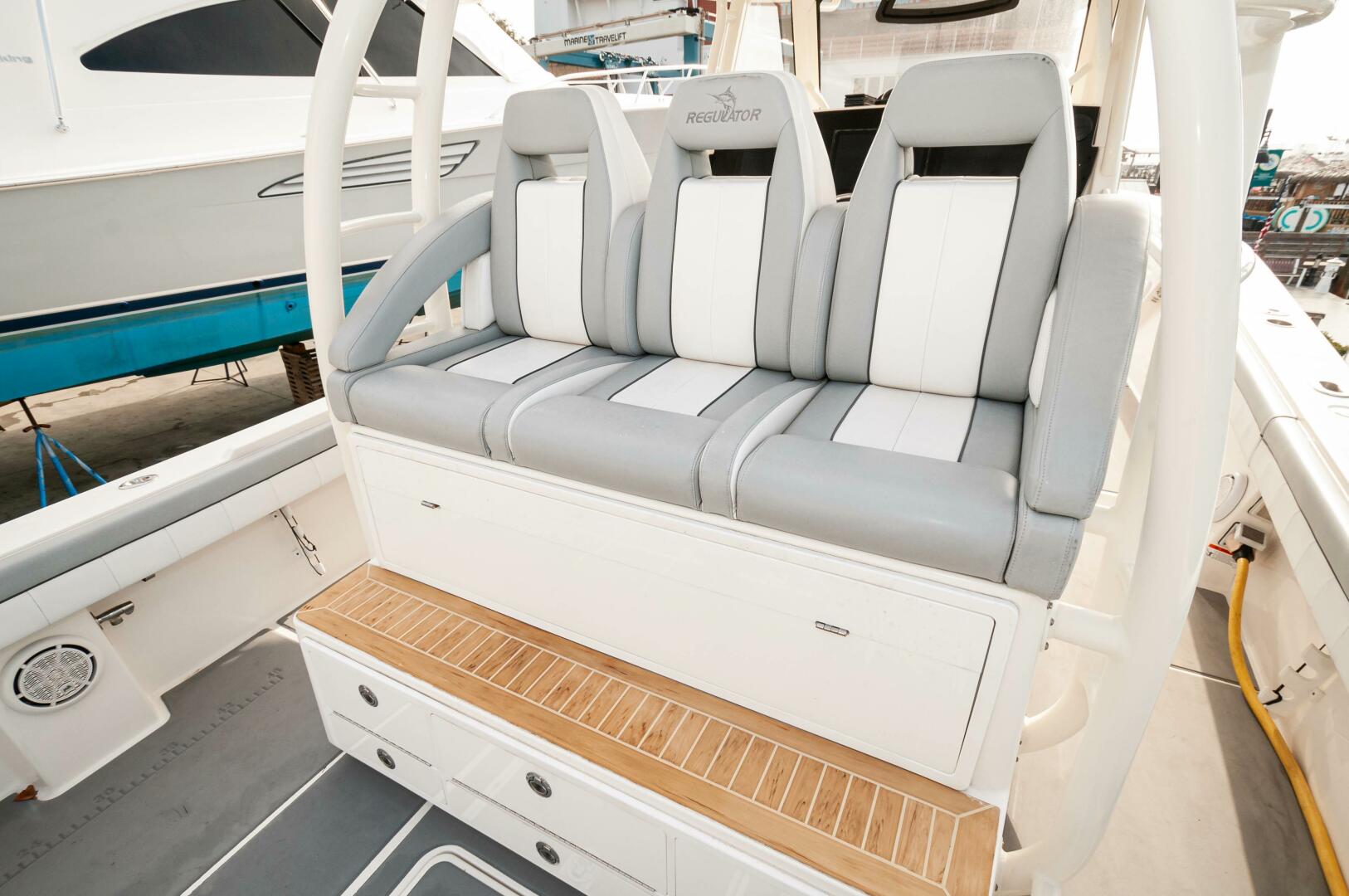 Slide: The Image of 2019 Regulator 41 CC- STEEL HOOK'N-Cockpit Seating - 5185655