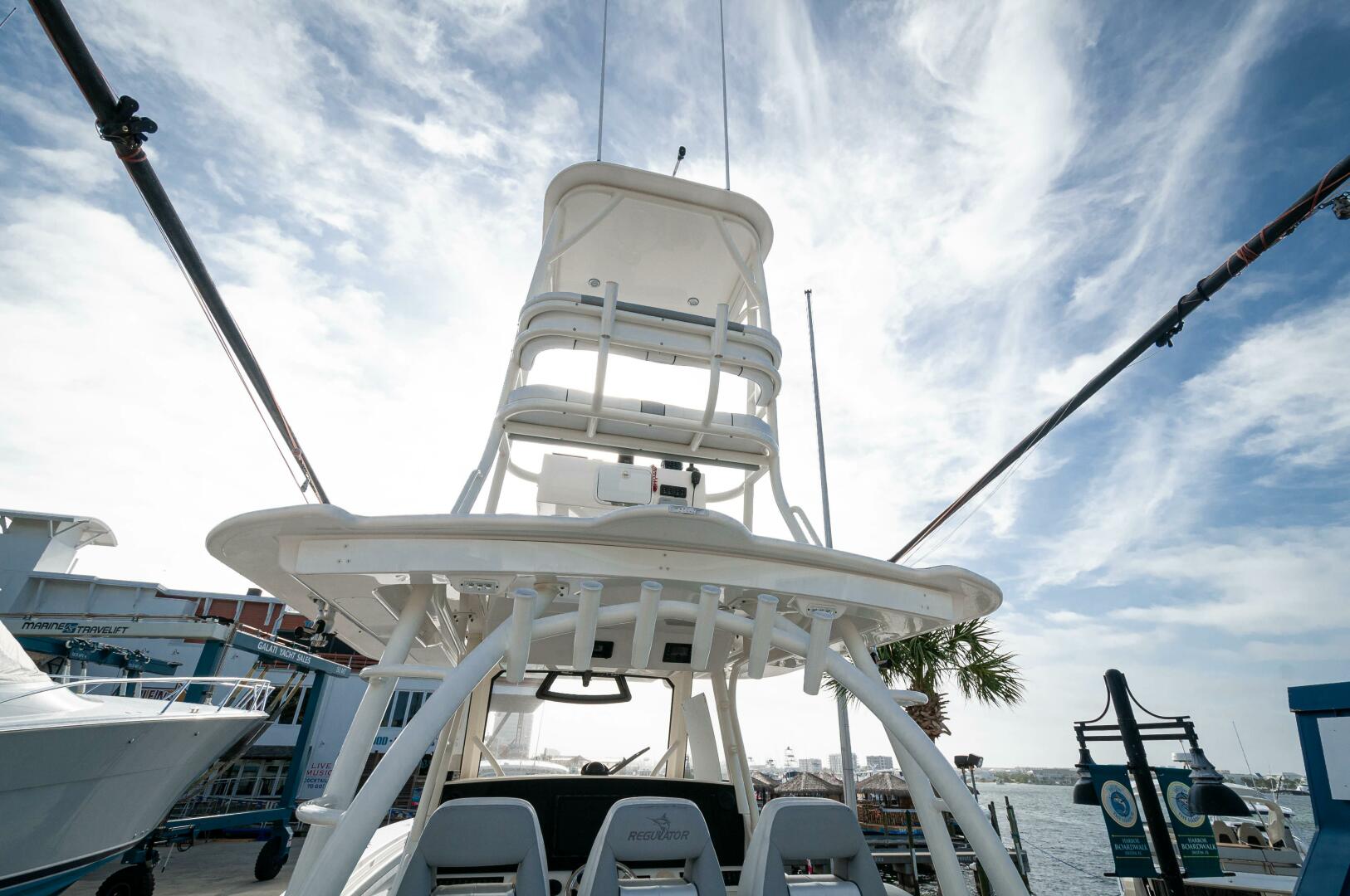 Slide: The Image of 2019 Regulator 41 CC- STEEL HOOK'N-Tower - 5185666