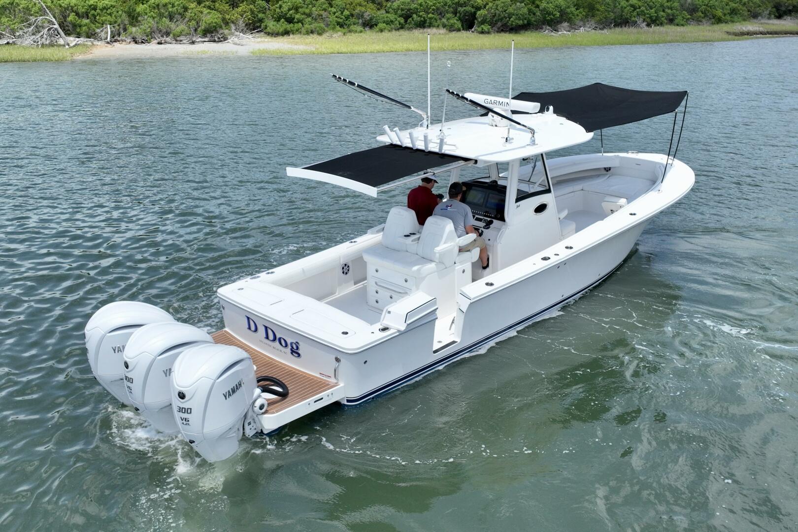 Slide: The Image of Regulator Marine Center Console 2021 - 5285679