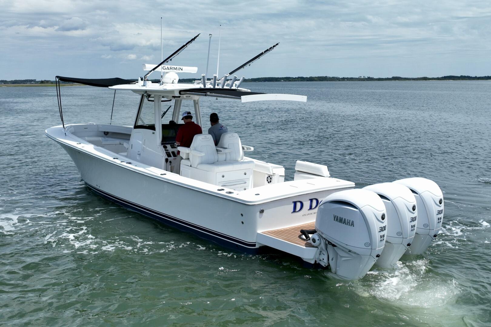 Slide: The Image of Regulator Marine Center Console 2021 - 5285683
